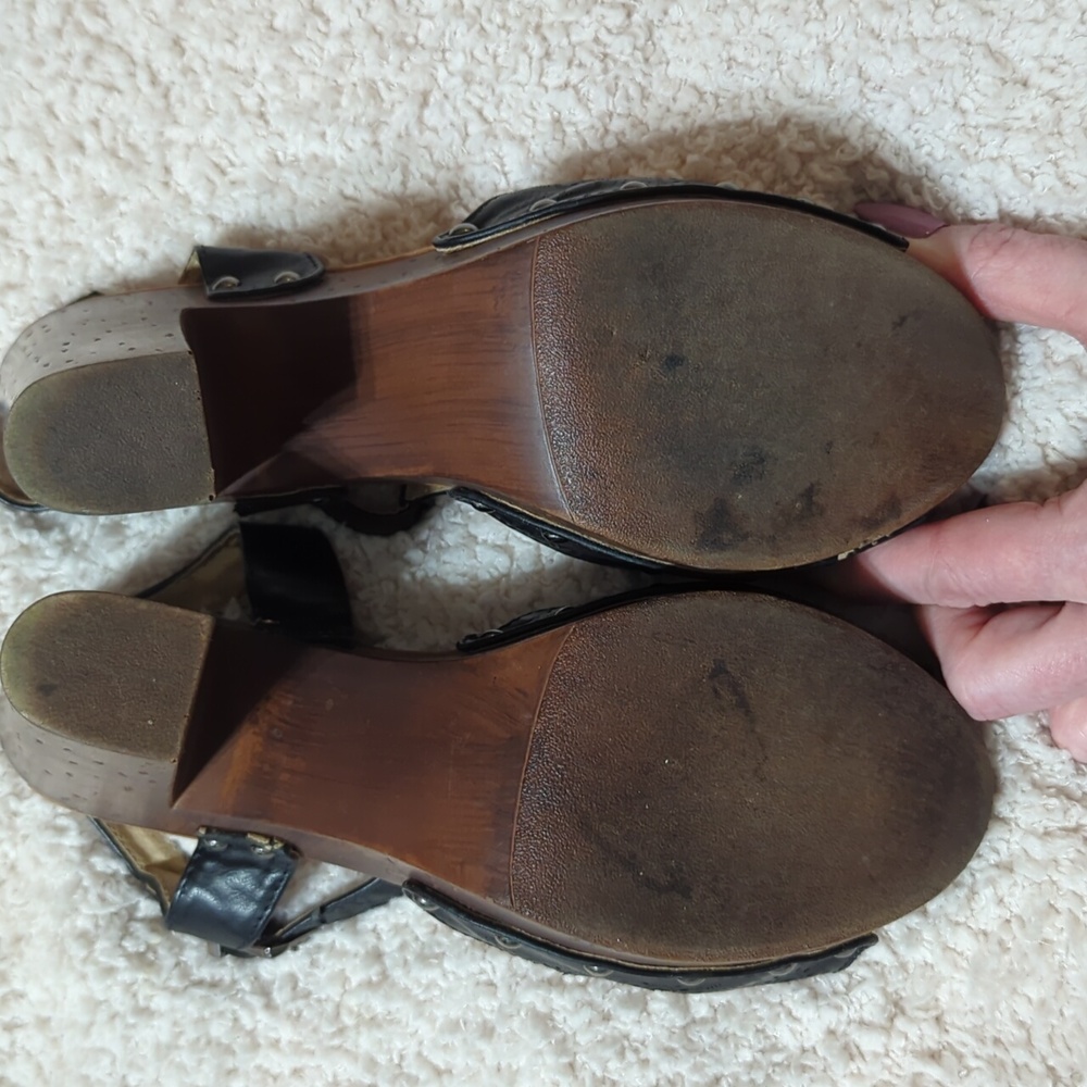 Top Moda Black Riveted Wood Platform T-Strap Sandals Size 8.5 - Picture 5 of 7